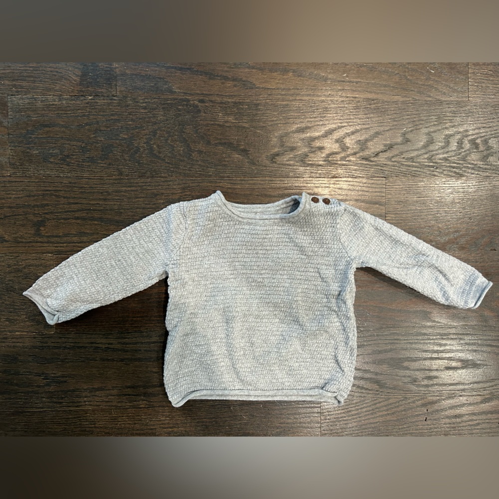 6-12 month boys Gymboree grey sweater. Excellent condition looks brand new